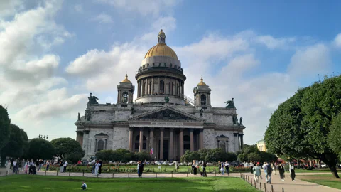 Короткая обзорная экскурсия по Петербургу на автомобиле
