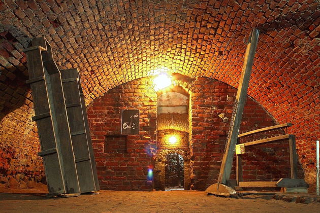 Виды Замок Шааакен и посещение семейной фабрики Шаакен из Зеленоградска