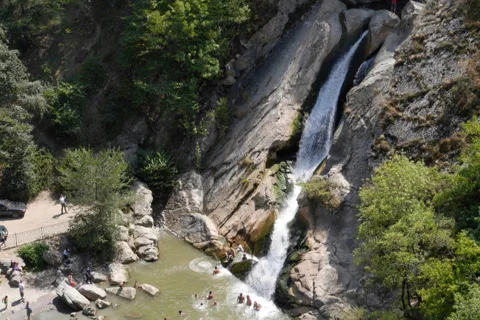 Загадочные красоты Дагестана: Хучнинский водопад и экраноплан «Лунь»