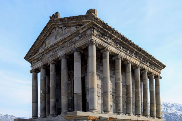 Храмы, горы и отражения: от Арарата к тайнам бирюзового озера