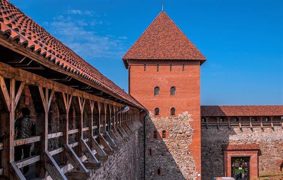 Лидский замок, костёл в Старых Василишках, церковь-крепость в Мурованке - фото 3