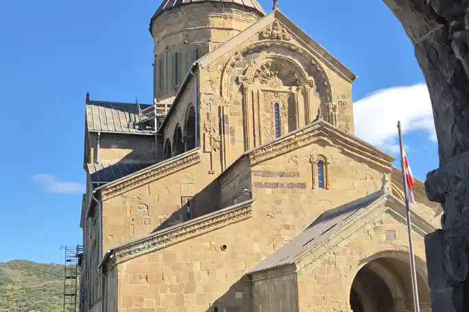 Древняя столица Мцхета и пещерный языческий город Уплисцихе 