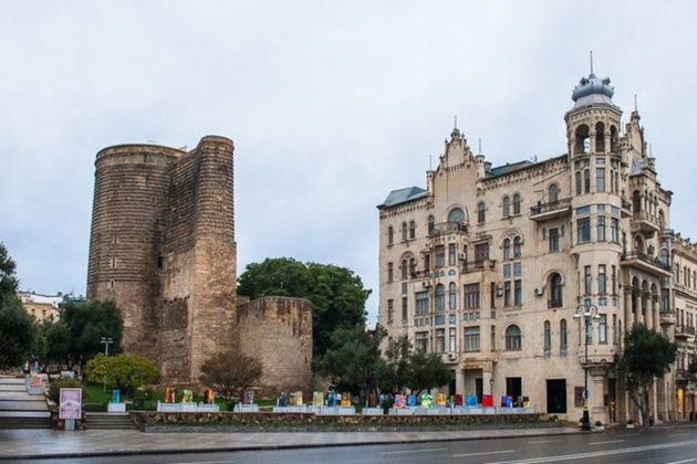 Виды Старый город и современный Баку в деталях