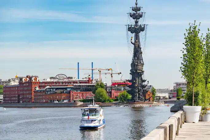 Пешеходная фотоэкскурсия от Крымского моста до белокаменной Москвы