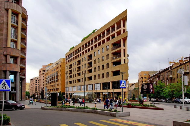 От розового города до голубого озера: из Еревана в Севан