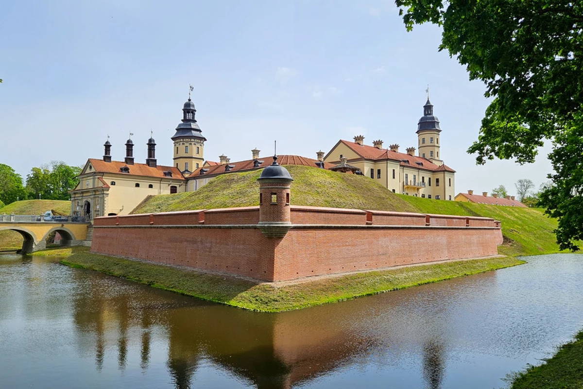 Трансфер из Минска в замки Мир и Несвиж