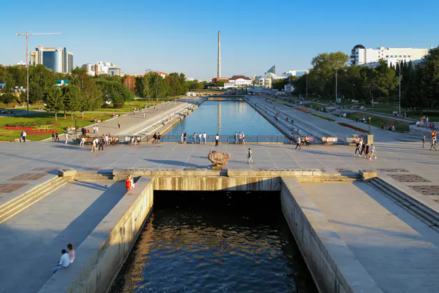 От Екатеринбурга до Ёбурга через Свердловск: обзорная экскурсия — фото 3