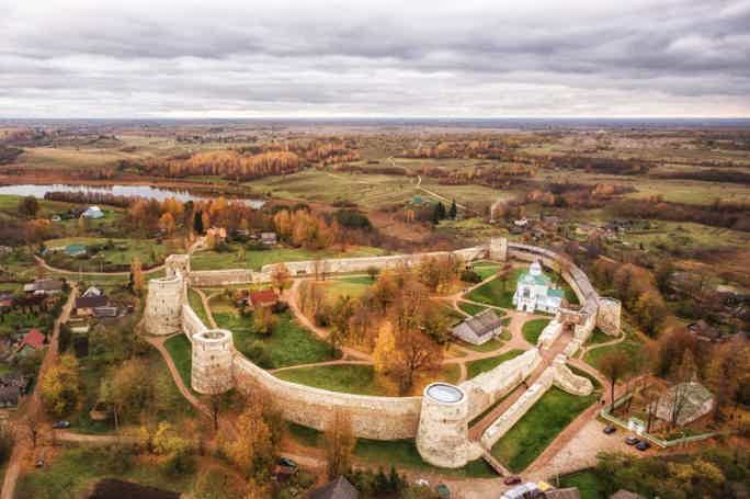Крепости Псковской земли: Изборск и Псково-Печёрский монастырь