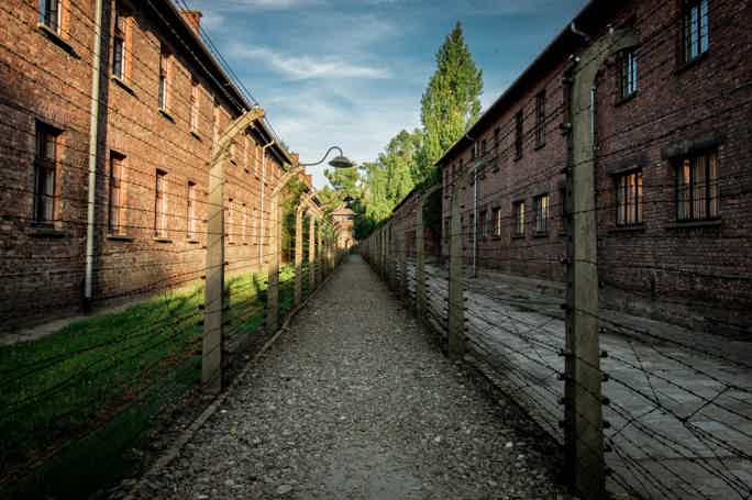 Ab Krakau: Auschwitz-Birkenau-Besuch mit Transfer