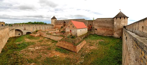 Ивангородская крепость, Парусинка, нарвская рыба и Шепелёвский маяк