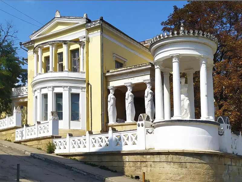 Феодосия на велосипеде: набережная, крепость и старый город — фото 5, Феодосия | Покатаем