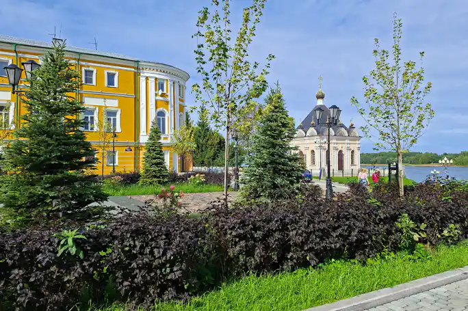 Обзорная прогулка по городу старинных вывесок