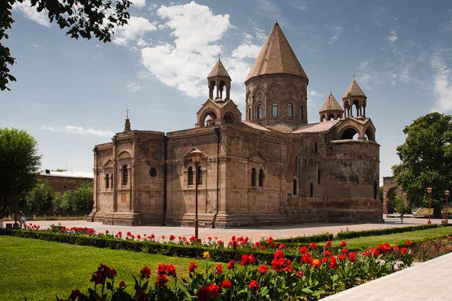 Духовные центры Армении за день (Эчмиадзин-Хор Вирап-Звартноц) - фото 3