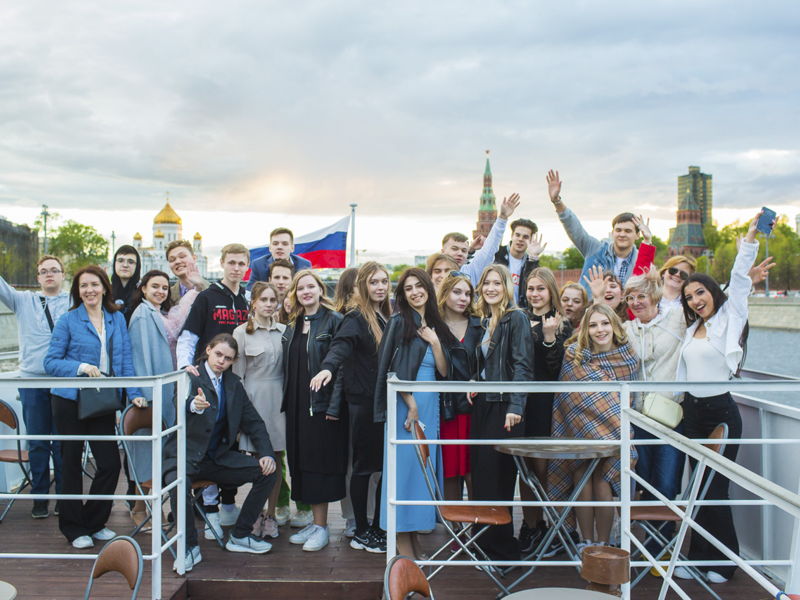 Последний звонок на теплоходе Прага с фуршетом - экскурсия в Москва, Россия