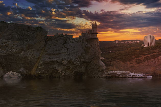 Главное изображение экскурсии - Летний вечер в Крыму: Ялта и лучи заходящего солнца