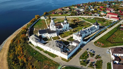 Старинный город-крепость Свияжск + музей археологического дерева 