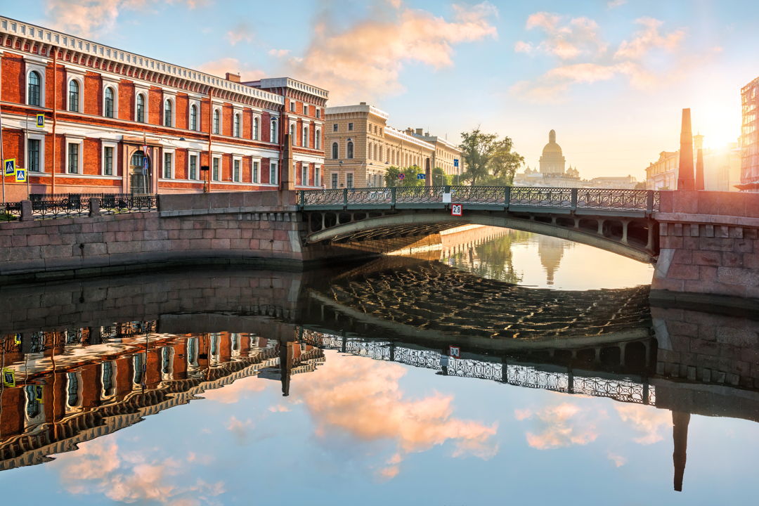Прогулка на каютном катере по рекам и каналам Петербурга — фото 8