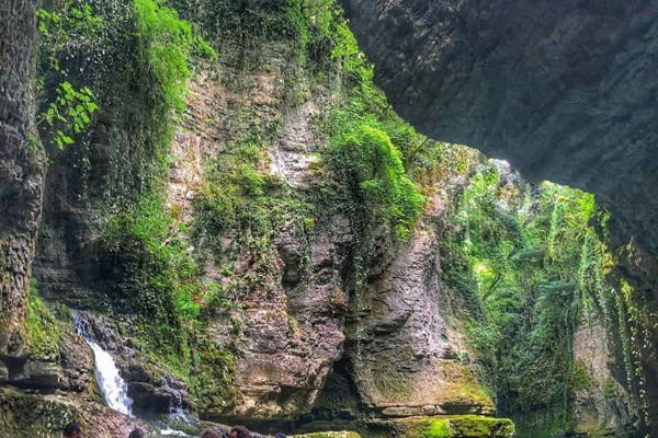 Мартвильский каньон, пещера Прометея и пляж Уреки за 1 день
