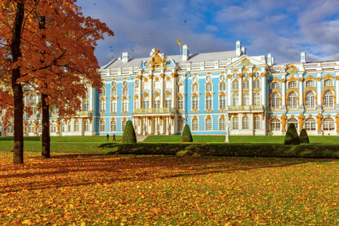 Автобусная экскурсия в Пушкин: Екатерининский дворец и Янтарная комната