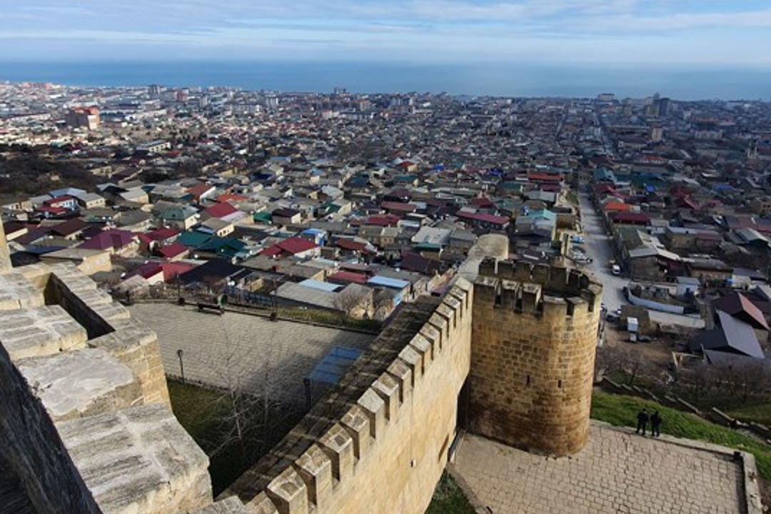 Древний Дербент, цитадель Нарын-Кала и Каспийский монстр «Лунь» — фото 1