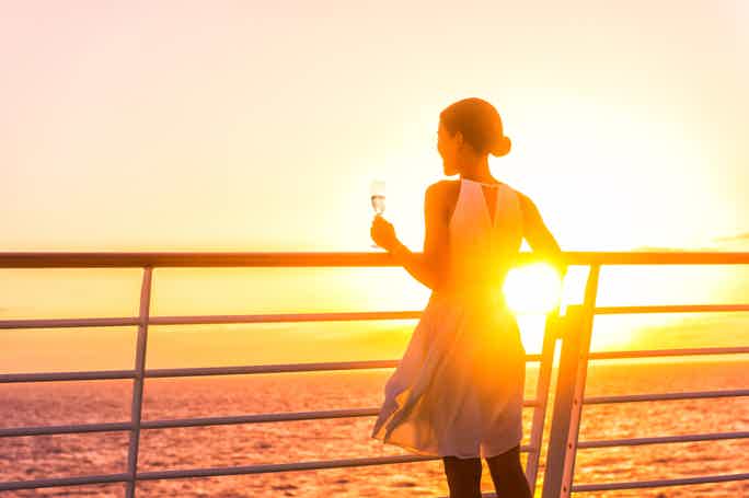 Lisbon: Sunset Cruise with Live DJ and Drinks