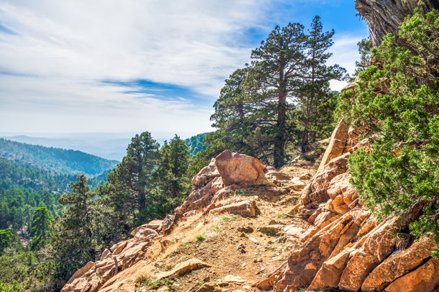 Виды Путешествие в горы Троодос и монастырь Киккос
