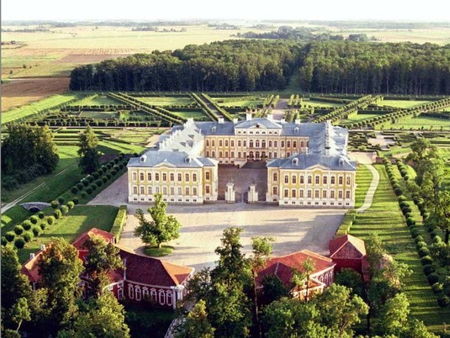 Рундальский дворец