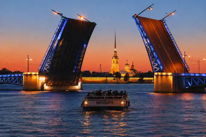 Острова, Финский залив и развод мостов на теплоходе МОНАРХ