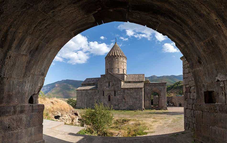 Открывая дальние уголки Армении: монастыри Хор Вирап, Татев и Нораванк - фото 1