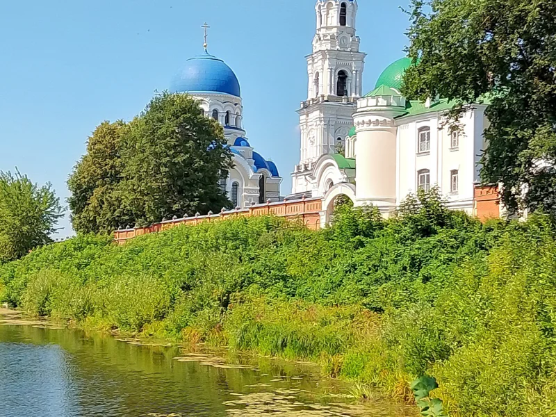 Свято-Тихонова пустынь и Спас на Угре. Монастыри-жемчужины Калужского края — фото 2, Калуга | Покатаем