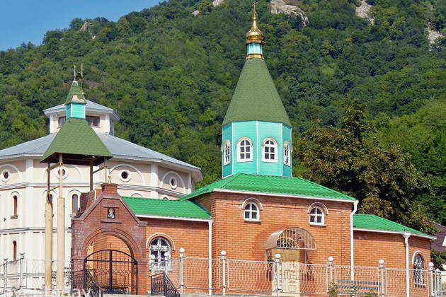 Поездка по самым важным православным обителям Кавказа