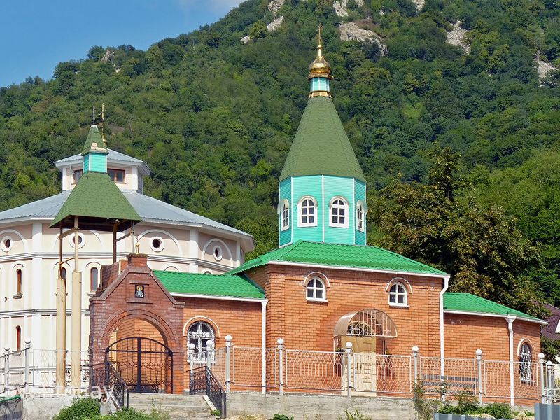 Поездка по самым важным православным обителям Кавказа