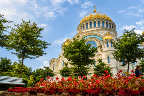 Кронштадт с теплоходной прогулкой по фортам