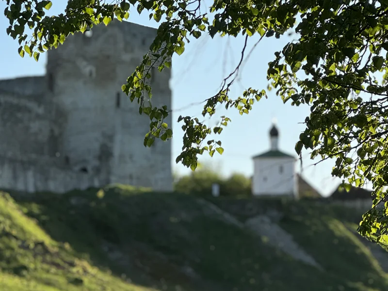 Экскурсия в Печоры и Изборск (на автобусе в группе) — фото 6, Псков | Покатаем
