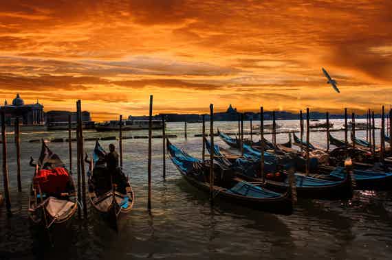 Venice Romantic Sunset Tour by Typical Venetian Boat