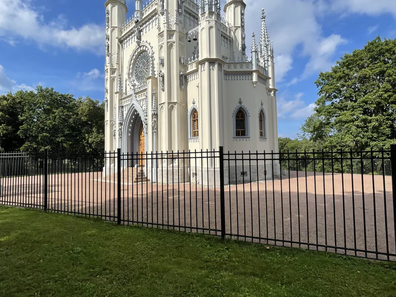 В знаменитый парк Петергофа – Александрию на комфортабельном автомобиле — фото 2, Санкт-Петербург | Покатаем