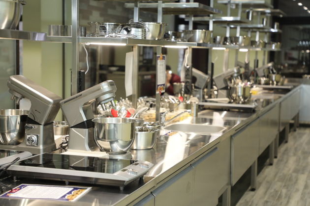 Виды «У Палыча»: экскурсия на фабрику + мастер-класс по созданию торта