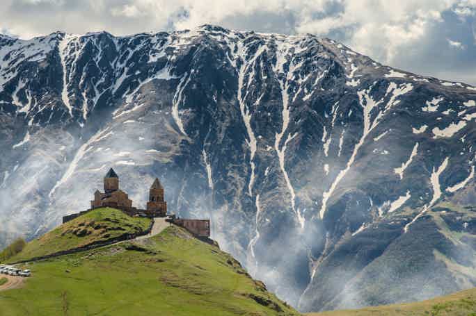 Казбеги — Ананури — Гудаури: самые живописные места Грузии