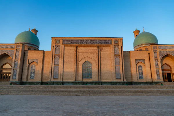 Nighttime Tashkent: A Journey Through Historical and Cultural Landmarks — photo 7, Tashkent | Pokataem