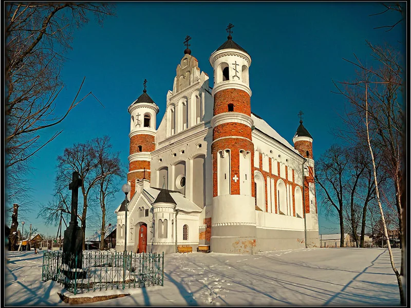Лидский замок, костёл в Старых Василишках, церковь-крепость в Мурованке — фото 3, Гродно | Покатаем