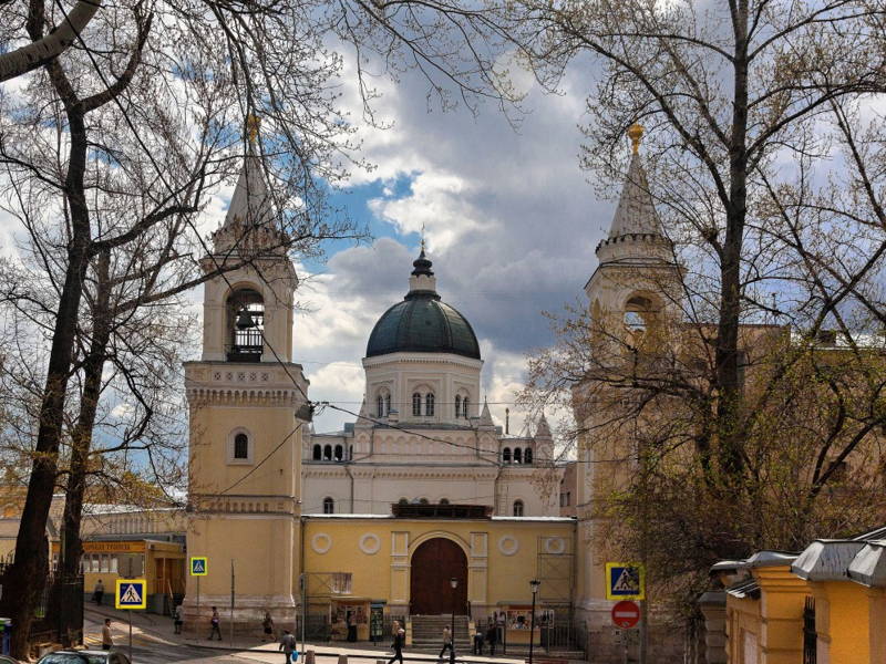 Женские монастыри Москвы