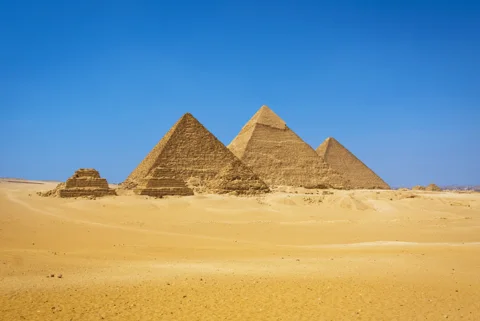 В Каир и к великим пирамидам на самолете