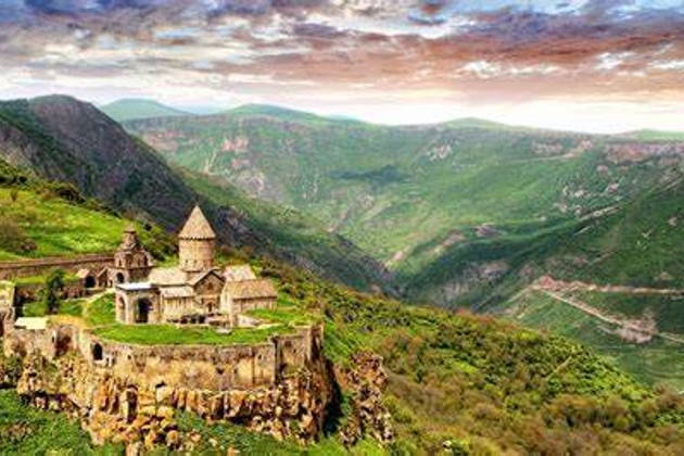 Татев, Нораванк и Арени: экскурсия по южным красотам Армении