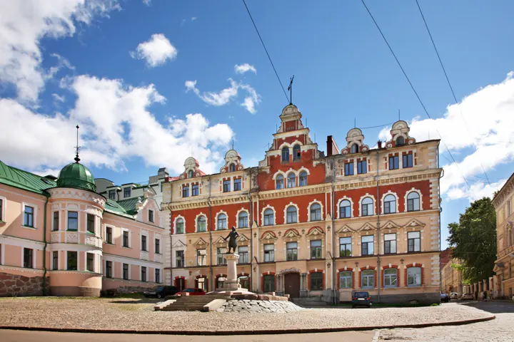 Круглая башня