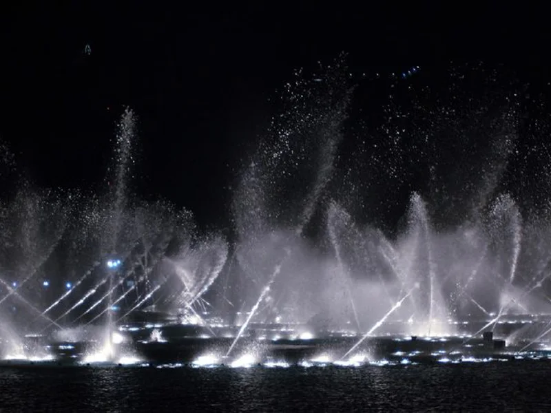 Dubai: Fountain Show and Burj Lake Ride by Traditional Boat — photo 4, Dubai | Pokataem
