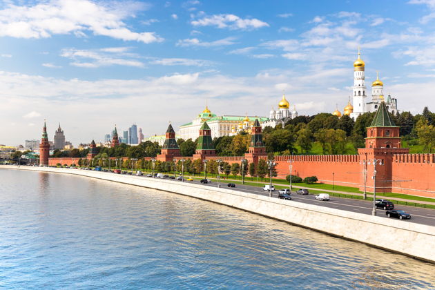 Обзорная прогулка на теплоходе по Москве-реке от причала «Красный октябрь»