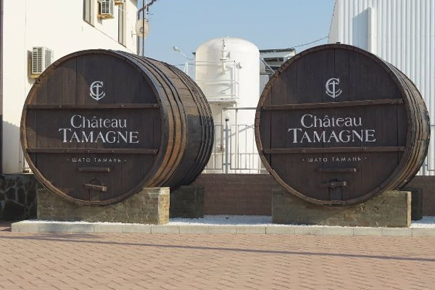 Виды Тамань: На берегах 