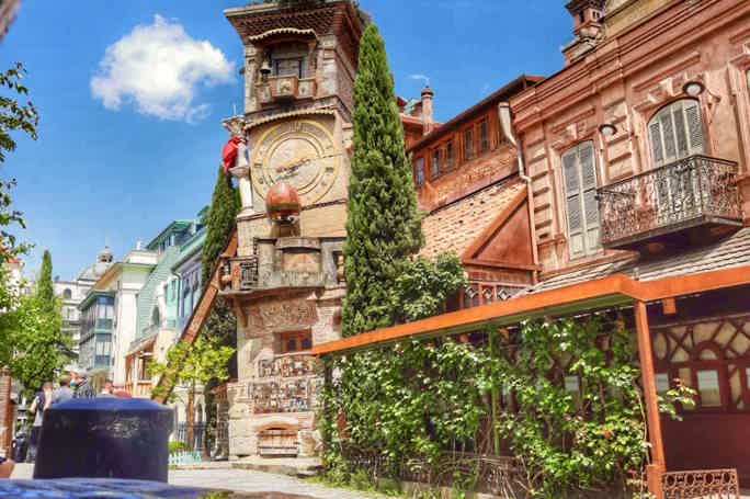 Загадки прошлого и современность в грузинской столице