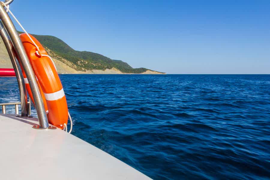 Морская прогулка и рыбалка на парусной яхте - фото 1