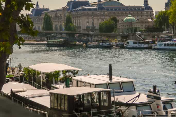 Hop-On/Hop-Off Bus Tour: River Cruise with Eiffel Tower and Louvre